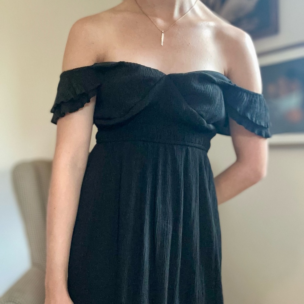 Elegant Black Ruffle Sleeve Dress
